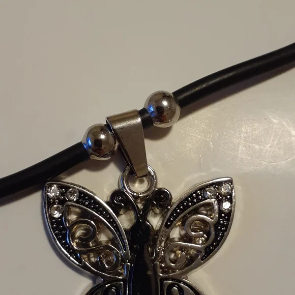 Butterfly Necklace Nice Pendant Claw Adjustable Clasp - Picture 5 of 5